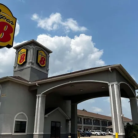 Super 8 By Wyndham Houston North I-45 Hotel